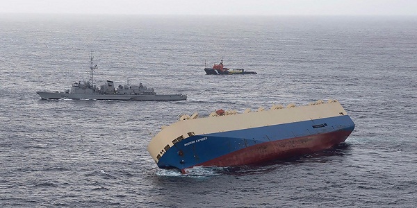 Cargo à la dérive : l`opération de remorquage est un "succès"