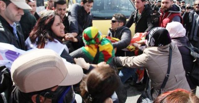 Türkiyədə qadınların 8 mart mitinqi dağıdılıb - Video