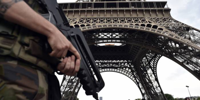 Ce que l'on sait de l'assaillant de la Tour Eiffel