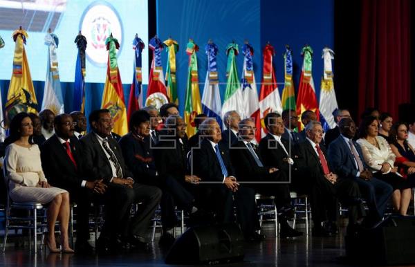 La Celac concluye su cumbre con el apoyo a Venezuela y una tímida declaración contra EEUU