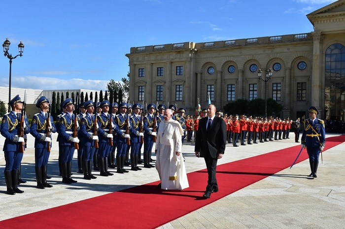 Cérémonie d’accueil officiel du pape François à Bakou - EN DIRECT, PHOTOS