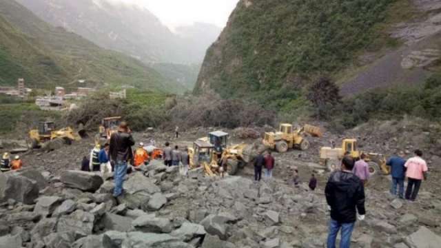 China landslide leaves 100 missing in Sichuan