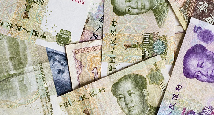 La Chine réduit la vente du dollar américain 