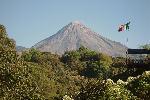 Mexique : le volcan Colima en éruption, des évacuations