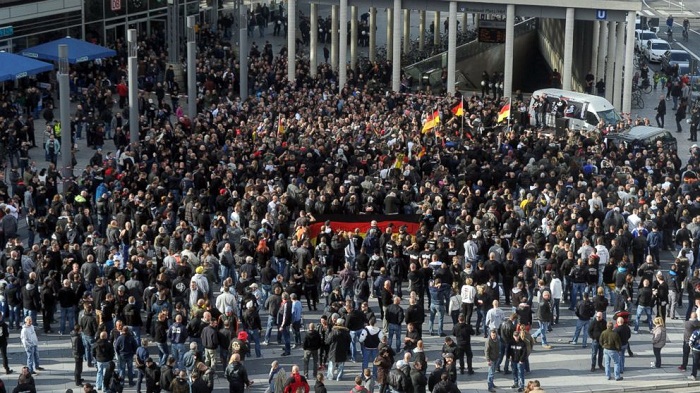 Clashes in Cologne over anti-Islam rally - VIDEO