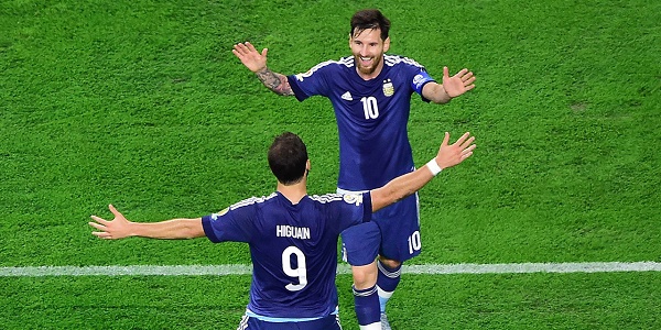 Messi offre à l`Argentine une troisième finale de suite