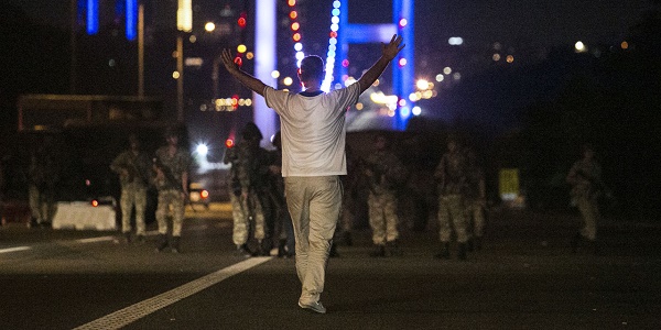 Tentative de putsch en Turquie : vague d`arrestations dans l`armée