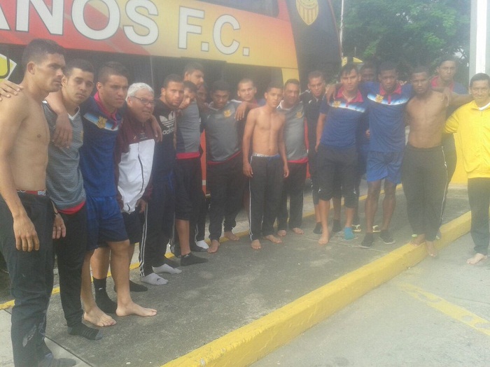 Venezuela : une équipe de foot de D1 se fait détrousser sur la route