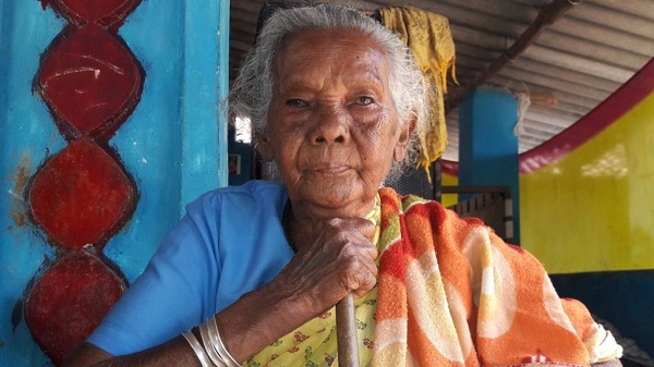 Inde: A 105 ans, elle amène les toilettes dans son village