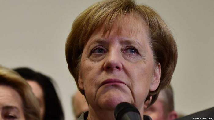 Merkelin partiyası koalisiyanı dəstəklədi