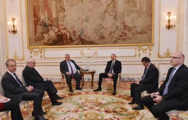 Entretien du président azerbaïdjanais Ilham Aliyev avec le PDG du groupe naval DCNS