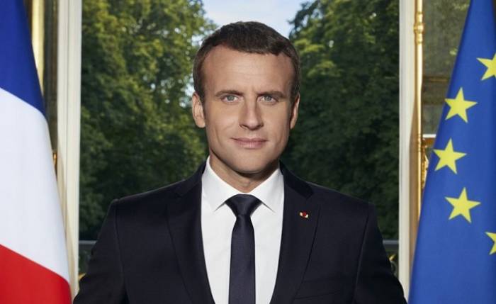 Le portrait officiel de Macron fait délirer le web - PHOTOS