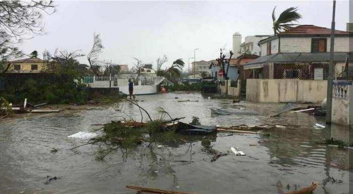 Ouragan Irma: un surfeur de 16 ans se tue