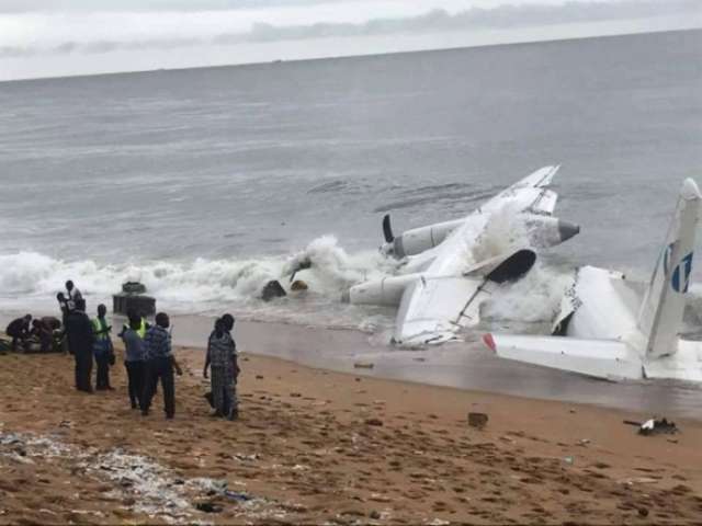 سقوط أربعة قتلى في حادث تحطم طائرة إثر إقلاعها من ساحل العاج