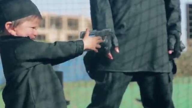 Dans une nouvelle vidéo de Daesh un enfant de deux ans tue un otage
