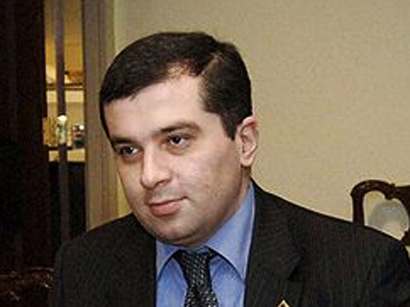 Saakaşvilinin partiyası Bakradzeni seçdi