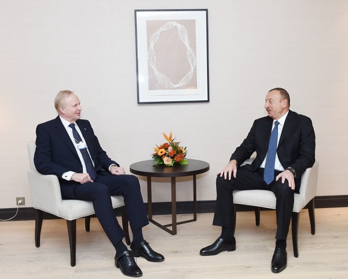 Le président Ilham Aliyev rencontre le directeur général de BP