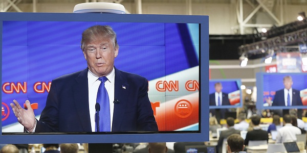 Donald Trump attaqué sur l`immigration par ses rivaux
