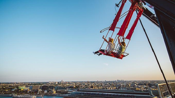 Mit Adrenalin über Amsterdam schaukeln