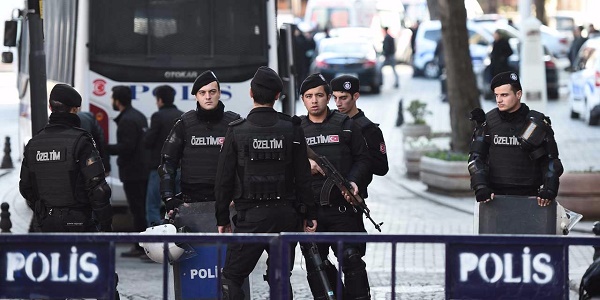 Deux morts dans une fusillade dans le centre d`Ankara