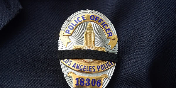 Deux policiers abattus en Californie, un troisième blessé