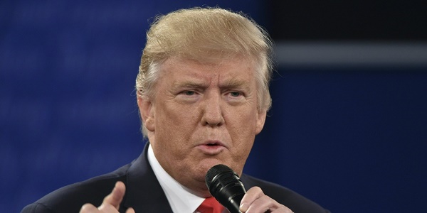 Trump accuse Bill Clinton "d`avoir abusé des femmes"