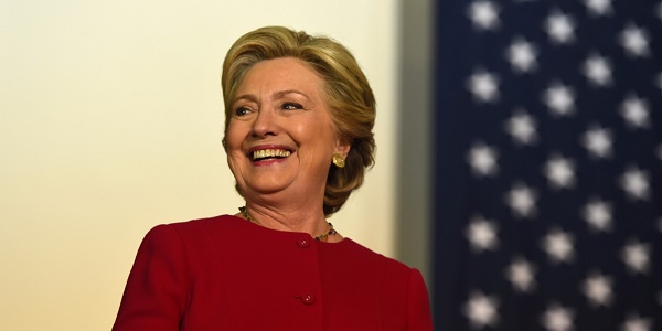E-mails: le FBI maintient sa position de ne pas poursuivre Hillary Clinton
