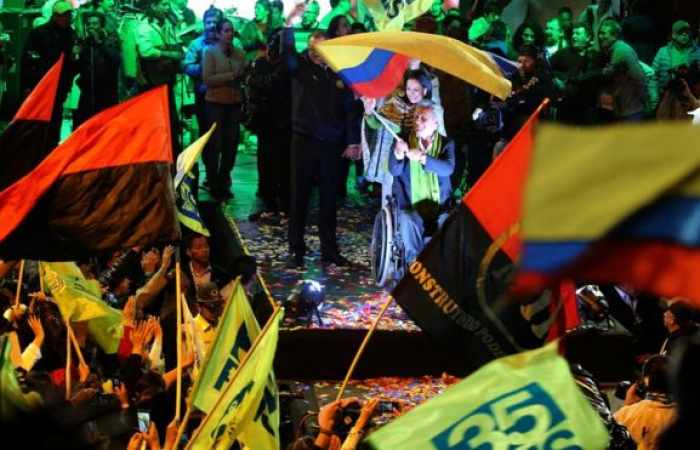 Ecuador election: Fraud alleged as protesters scuffle