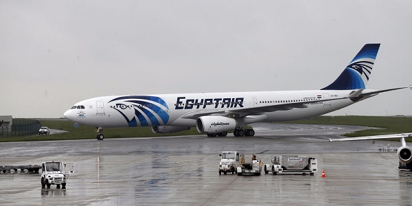 Egyptair : les pilotes auraient tenté d`éteindre un incendie