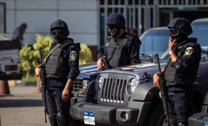 Egypte: des hommes masqués ouvrent le feu sur un café, trois morts