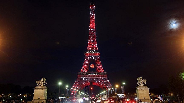 Les Turcs oeuvrent pour que la Tour Eiffel soit illuminée, ce soir, des couleurs de leur pays