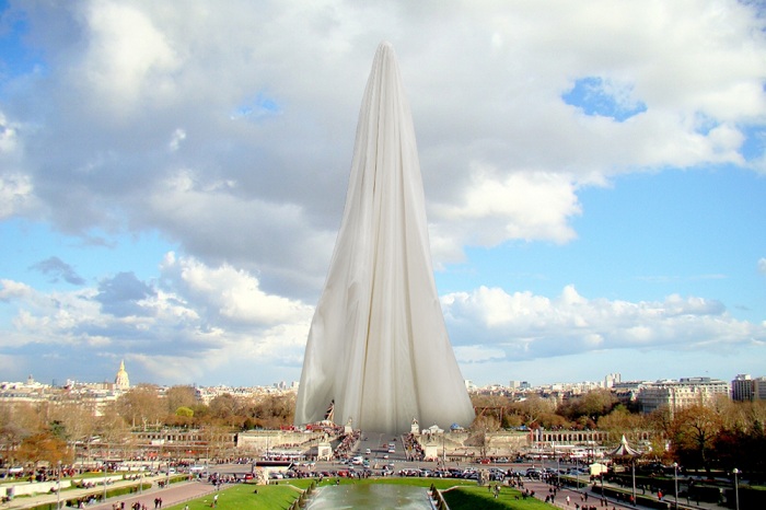 Rohani heute in Paris: Phallusartiger Eiffelturm wird verhüllt