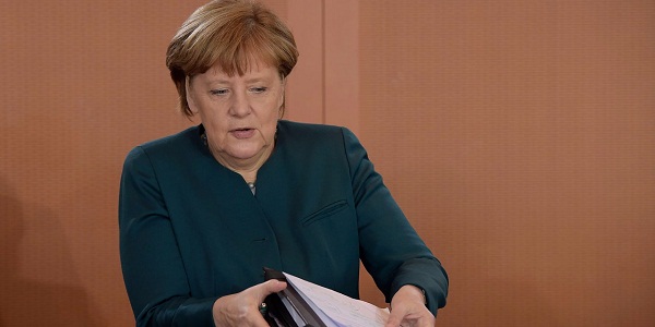 En pleine crise des réfugiés, dimanche crucial pour Merkel