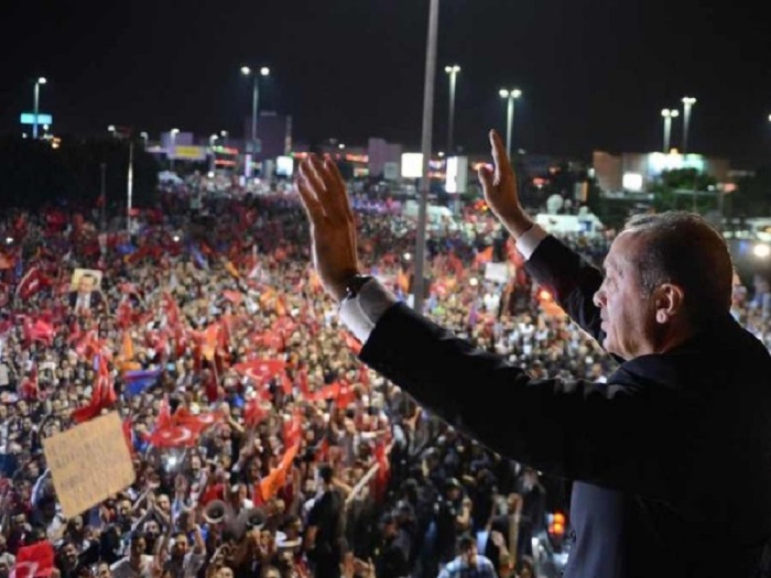 Erdoğan redet von „Wiedergeburt“ der Nation