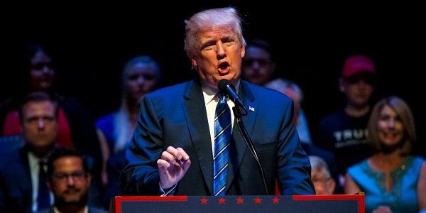 Etats-Unis : Donald Trump tacle le "court-circuit" mental d`Hillary Clinton
