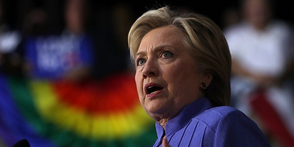 États-Unis : le FBI obtient un mandat pour examiner les courriels de Clinton