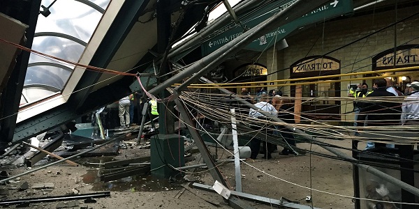 Au moins trois morts et plus d`une centaine de blessés dans un accident de train près de New York