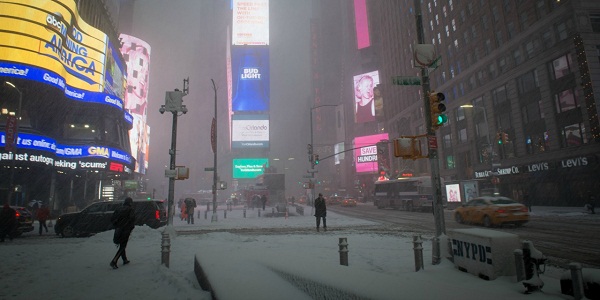 Etats-Unis : tempête de neige sur le Nord-Est, écoles fermées, vols annulés