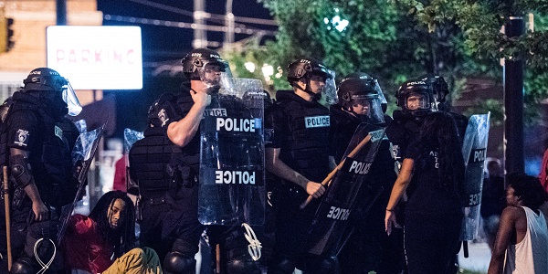 États-Unis : un homme noir non armé abattu par la police