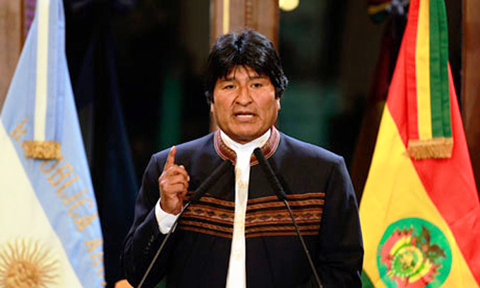 Bolivian president vows democratic referendum on re-election amendment