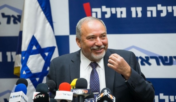 Liberman accepte l`offre de Netanyahu d`être ministre de la Défense sous sa coalition