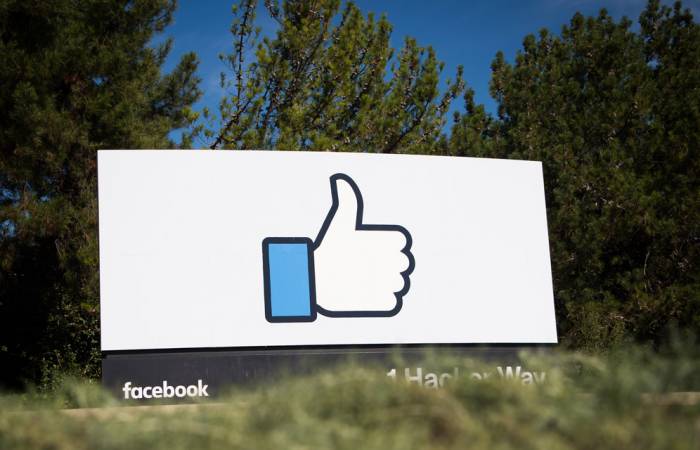 Facebook frôle les deux milliards d'utilisateurs
