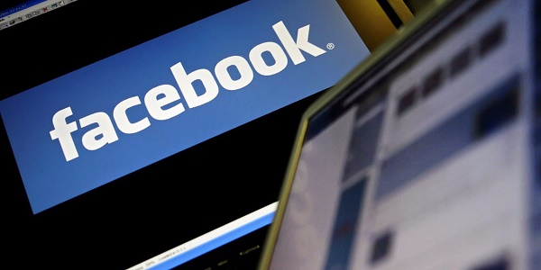 Facebook s`excuse pour avoir interdit la photo d`un mannequin grande taille