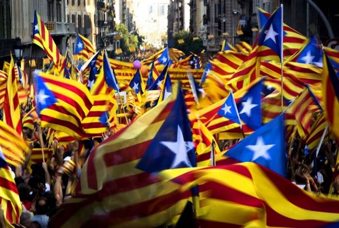 Espagne : le Parlement de Catalogne déclare l'indépendance