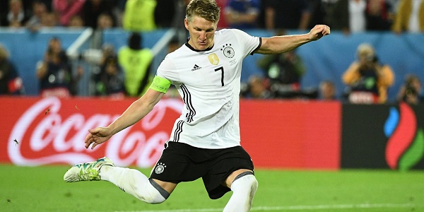 Football: l`Allemand Bastian Schweinsteiger prend sa retraite internationale