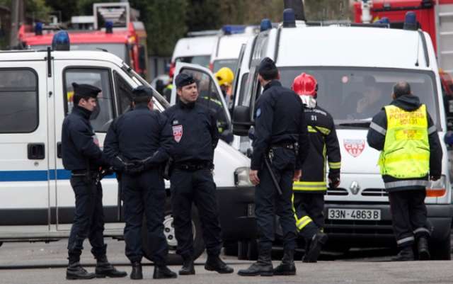French police arrest man near Eiffel Tower
