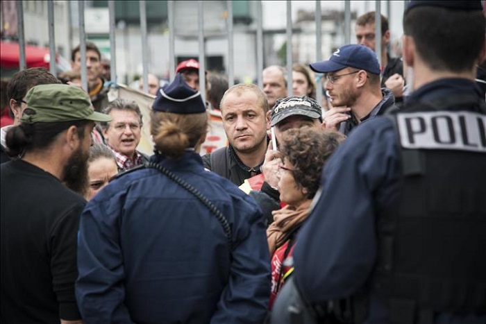 France: La préfecture de police de Paris interdit les manifestations contre la loi travail