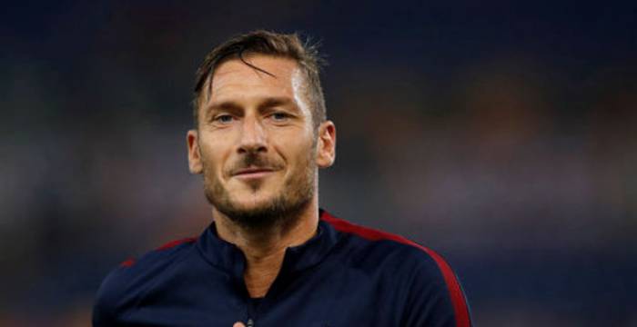 Football : Le prix du président de l'UEFA remis à Totti