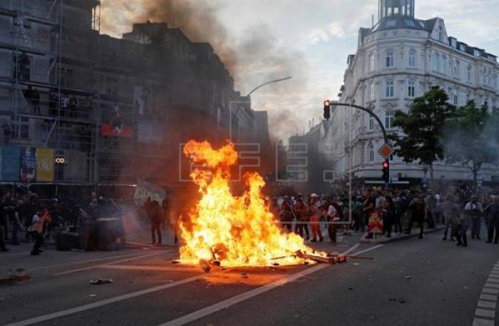 Los disturbios sacuden una cumbre que Merkel y Hamburgo querían impecable