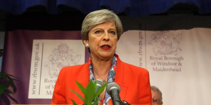 GB : Theresa May va chercher à former un nouveau gouvernement